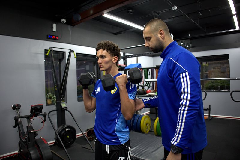 Dion Tsolakis coaching Leeds United’s Edward Ibrovic-Fletcher